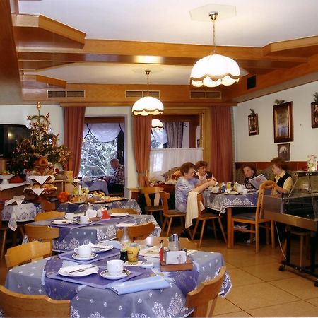 Gasthof Pension St. Wolfgang เคียร์ชแบร์ก อัม เวคเซล ภายนอก รูปภาพ