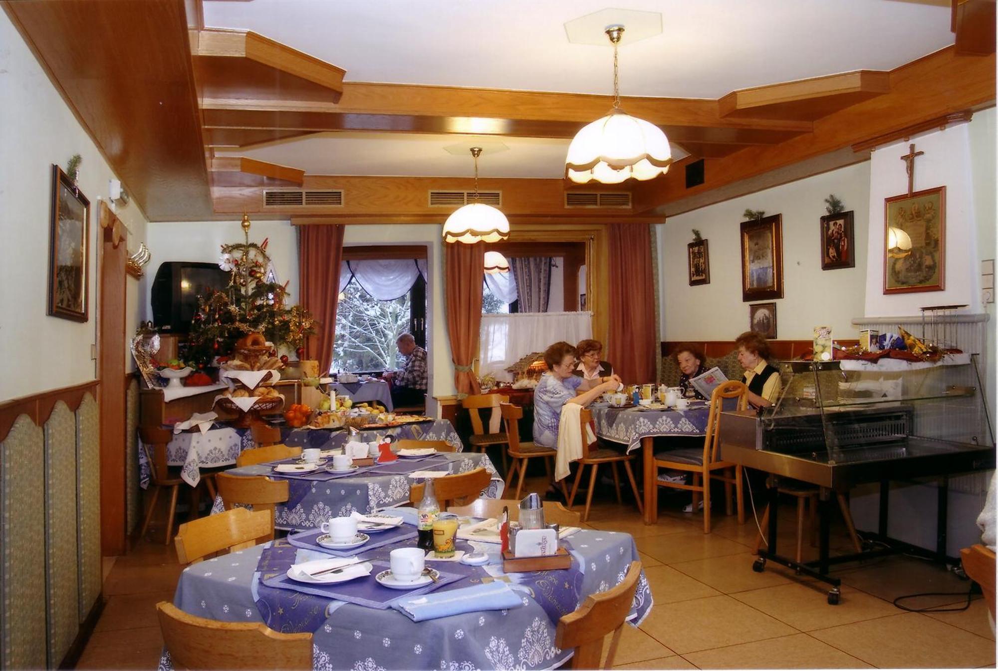 Gasthof Pension St. Wolfgang เคียร์ชแบร์ก อัม เวคเซล ภายนอก รูปภาพ