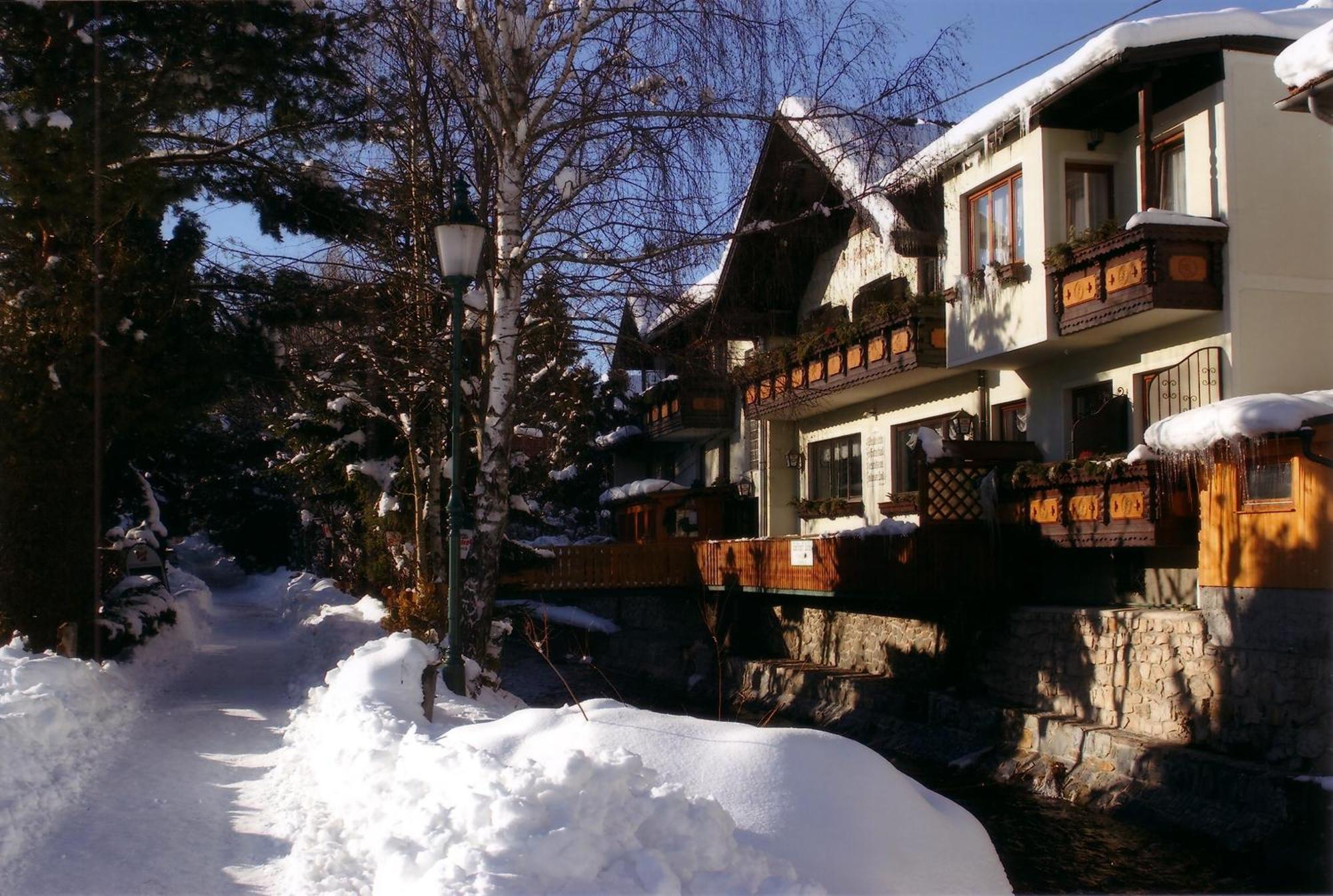Gasthof Pension St. Wolfgang เคียร์ชแบร์ก อัม เวคเซล ภายนอก รูปภาพ